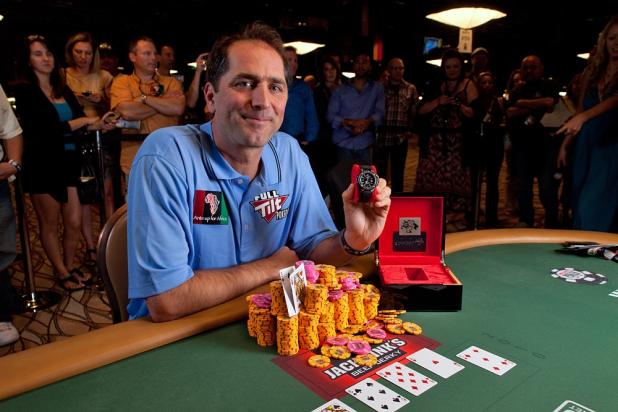 University of Oregon Poker Players Offered a Shot at Guns in Tournament Freeroll