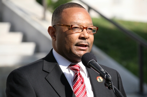 California Online Poker Bill Left on Shelf, as DFS Bill Passes Committee