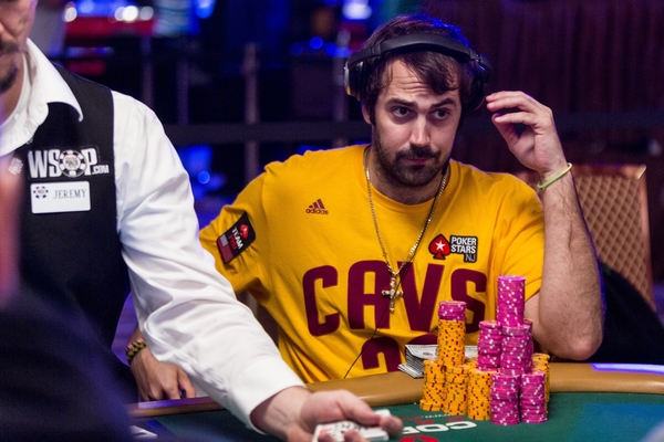 WSOP Day 16 Recap: Le Wins Limit, Mercier Leads in H.O.R.S.E., Selbst Holds Her Wallet