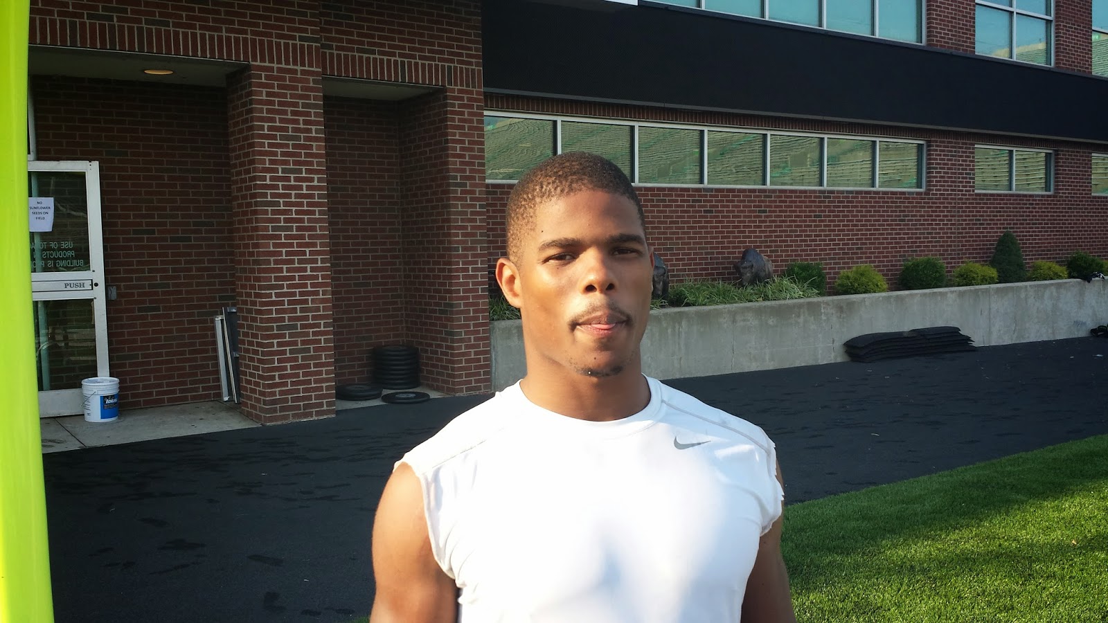 NFL Star Corey Tindal Robbed at Gunpoint in Poker Game