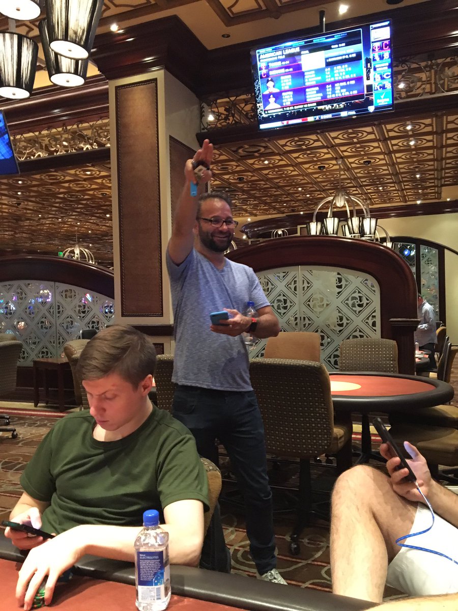 Negreanu and Brunson Join the “Is It a High Wave or a Nazi Salute?” Fray