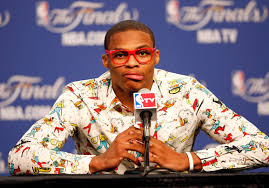  Russell Westbrook plays poker on phone.