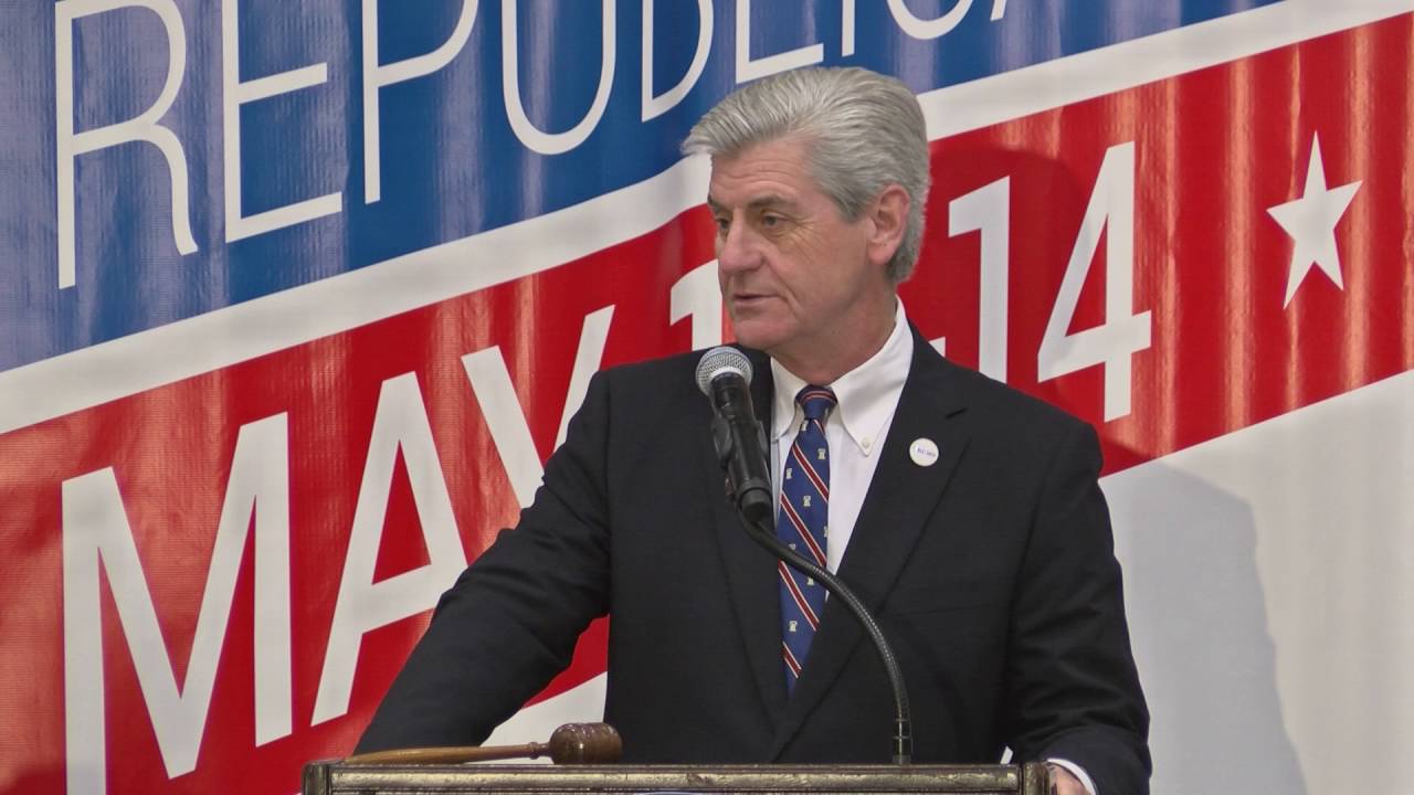 Mississippi Governor Phil Bryant Signs DFS Bill Into Law, First in 2017