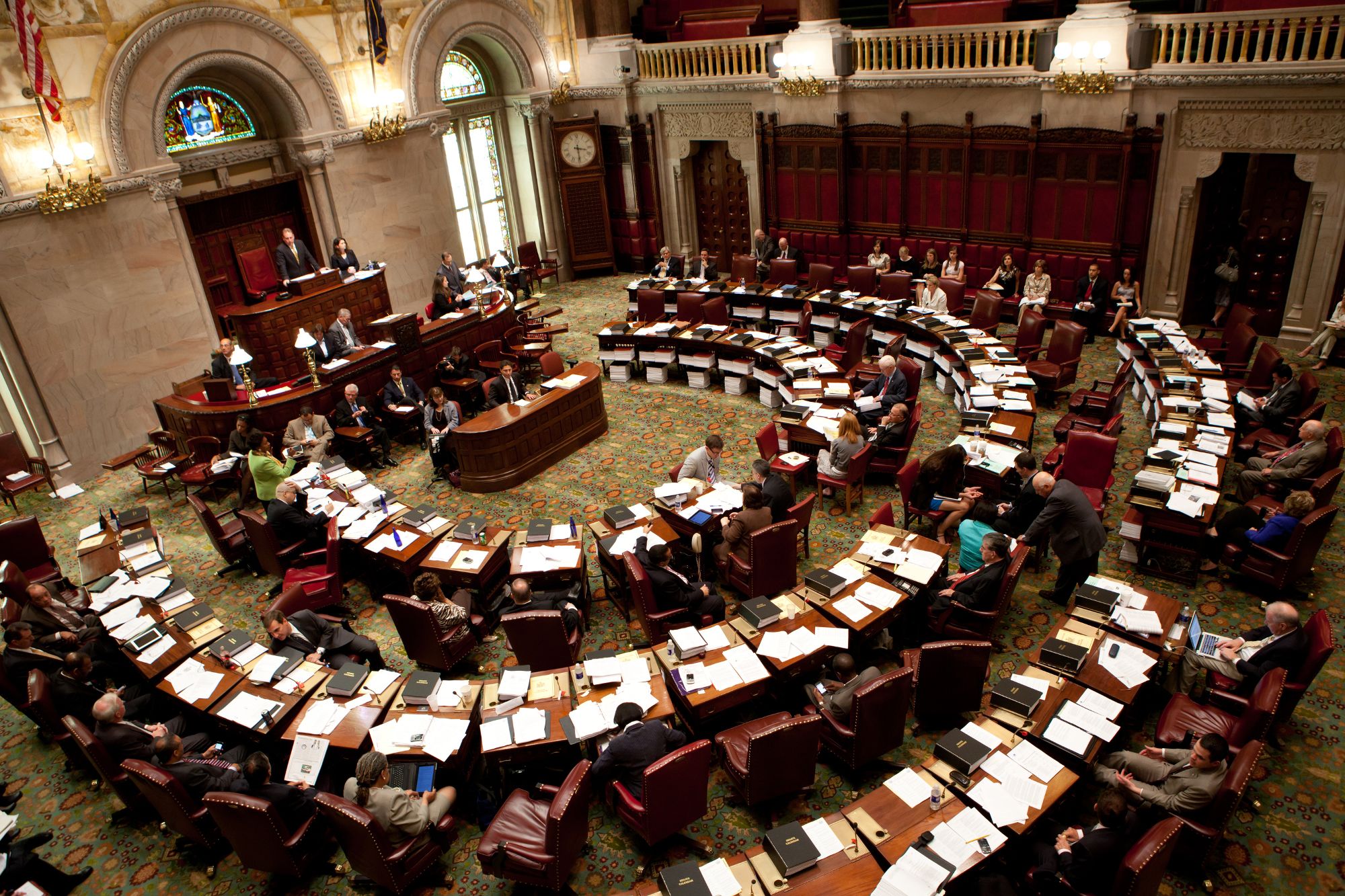 New York Senate Proposes Budget that Includes Legal Online Poker, Sports Betting
