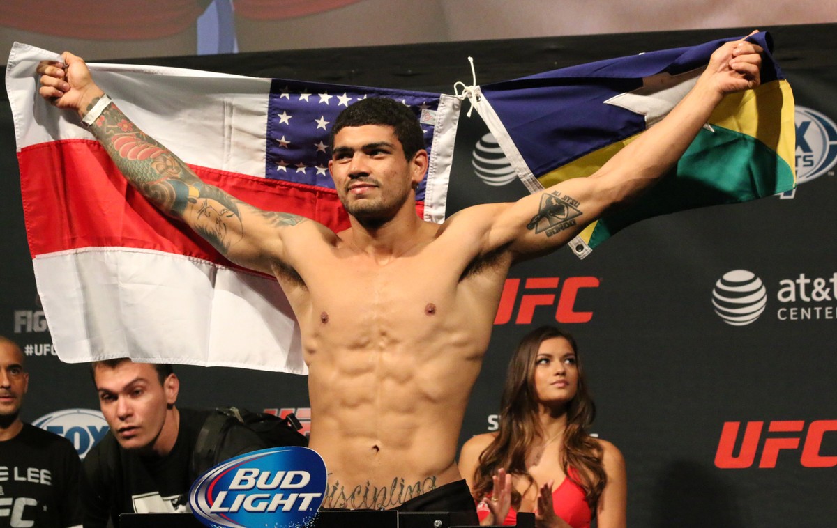 UFC Fighter Braga Neto Turns Missed Flight into $4,000 Poker Win