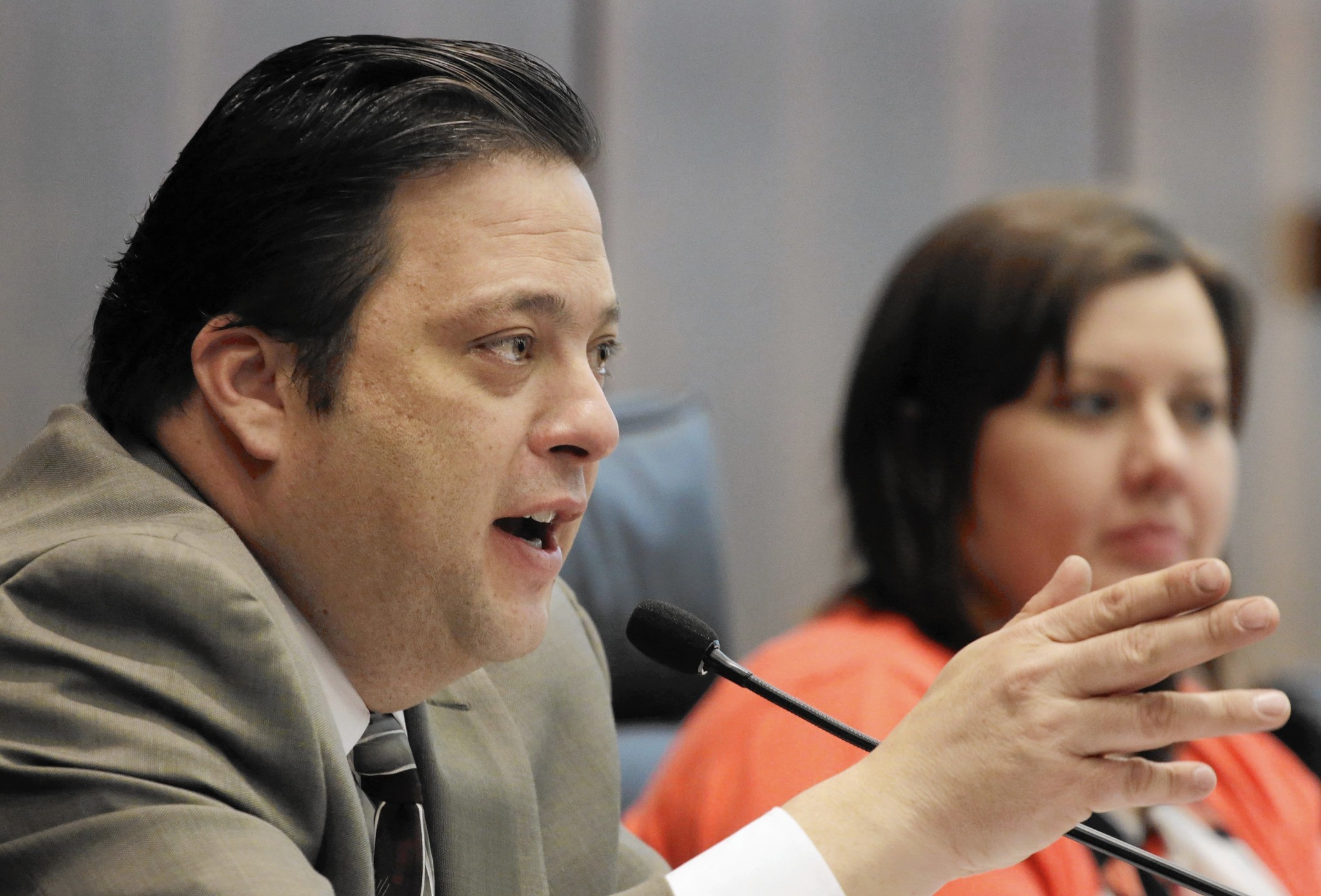 Illinois Lawmaker Calls for Major Gaming Expansion: Legal Sports Betting, Online Poker Included