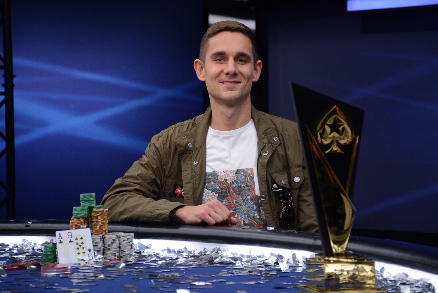 Piotr Nurzynski Completes Journey From Online Qualifier to EPT Barcelona Main Event Champion