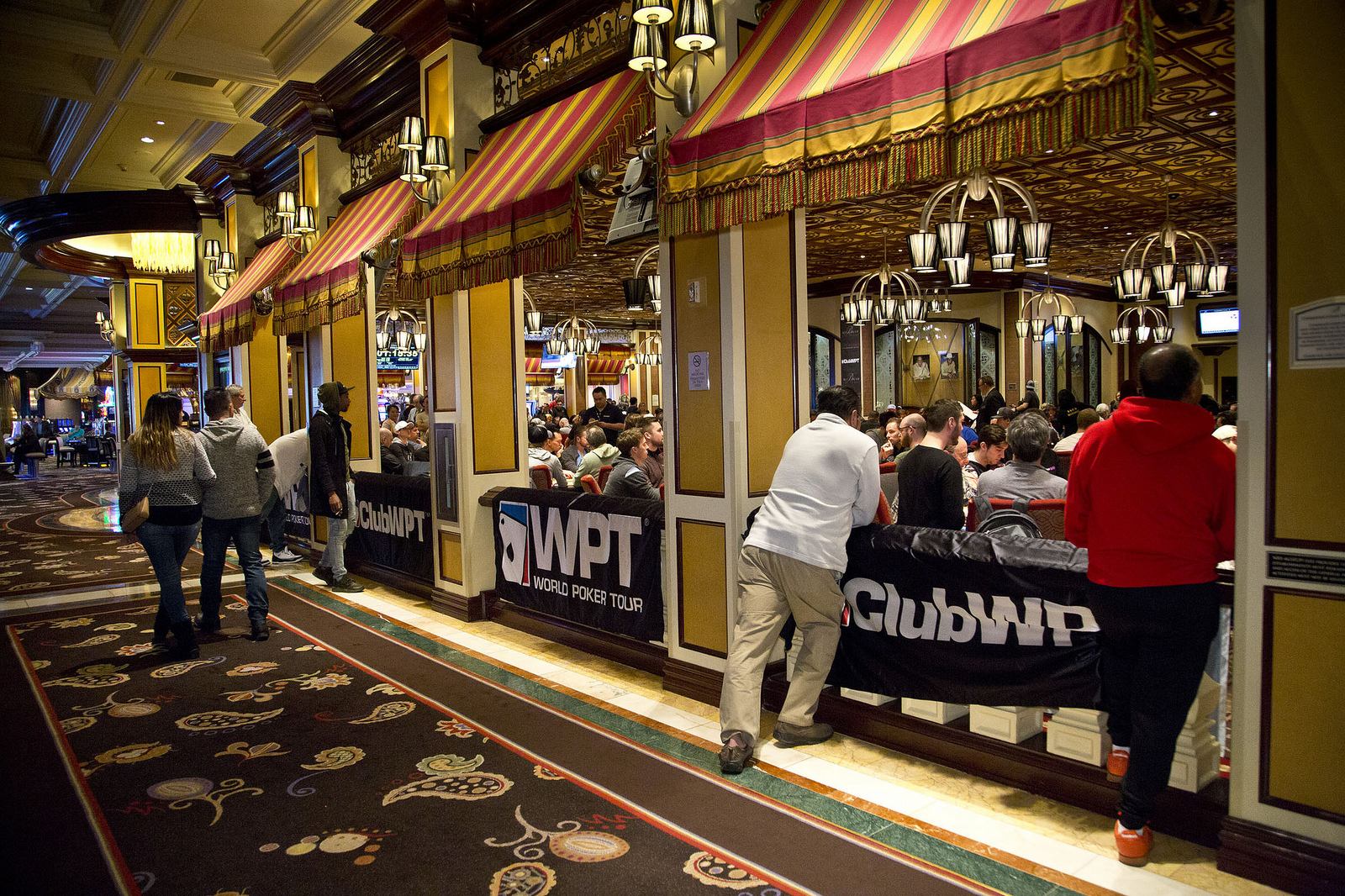 WPT Five Diamond Poker Classic Surpasses 1K Players as Heavy Hitters Chase $1.6 Million Prize