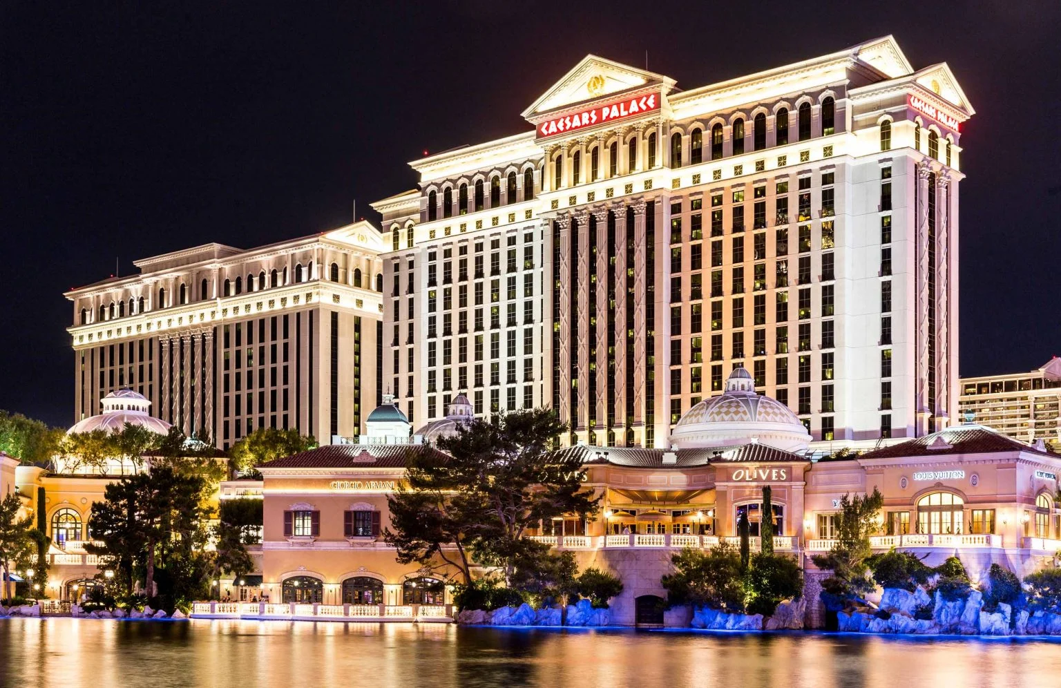 Caesars Now Requiring Guests to Wear Face Masks at All US Properties