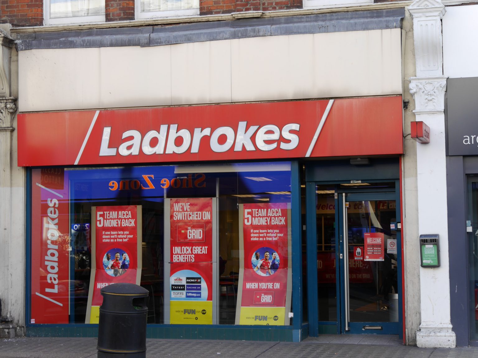 UKGC Issues COVID-19 Guidance as British Betting Shops Reopen